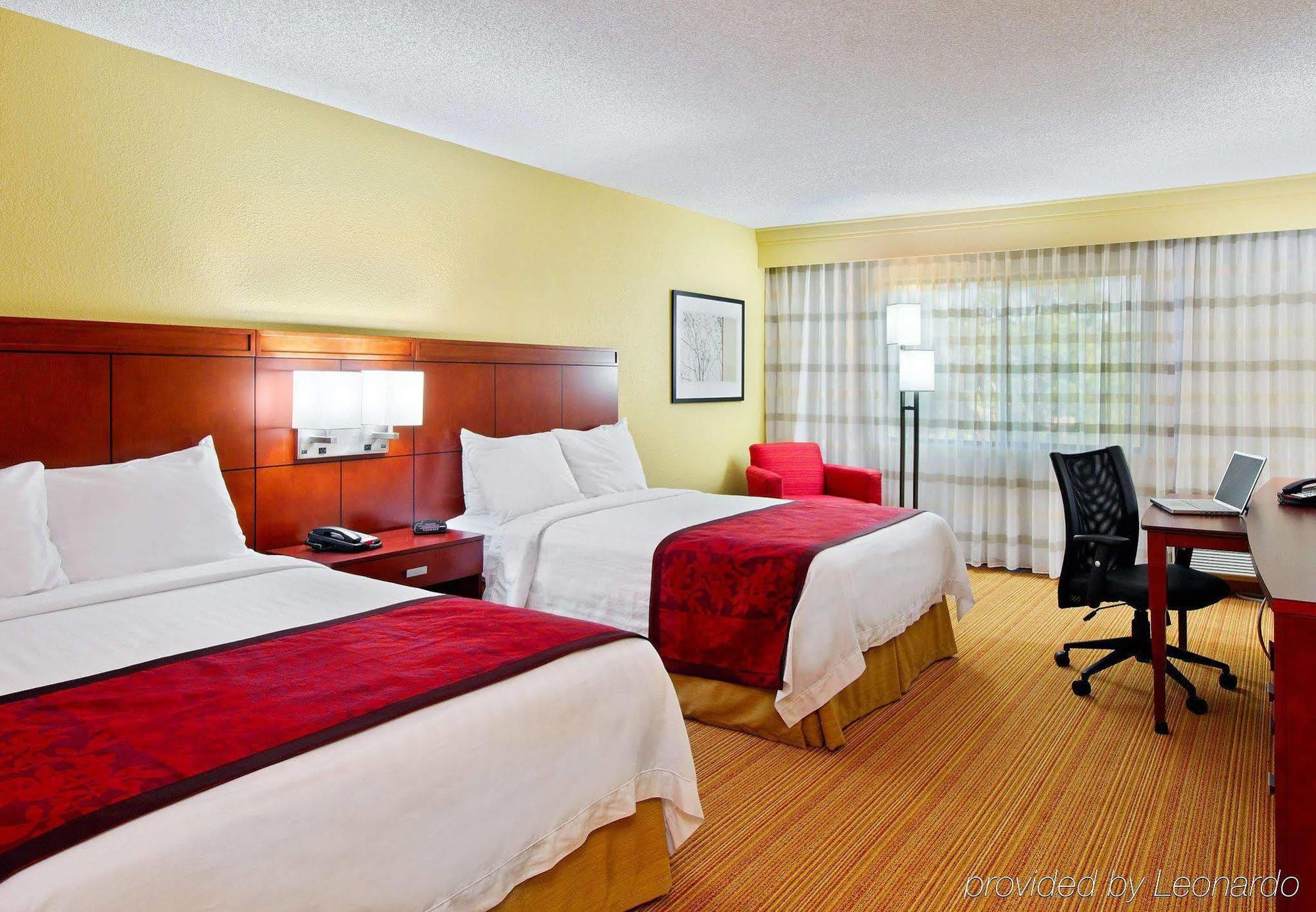 Courtyard Sarasota Bradenton Airport Hotel Buitenkant foto