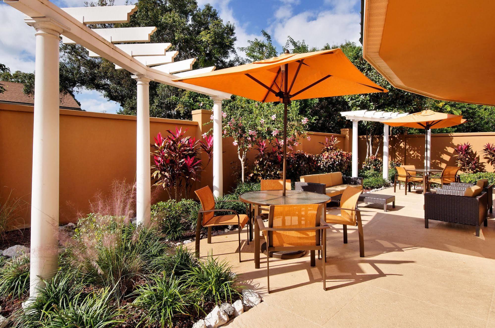 Courtyard Sarasota Bradenton Airport Hotel Buitenkant foto
